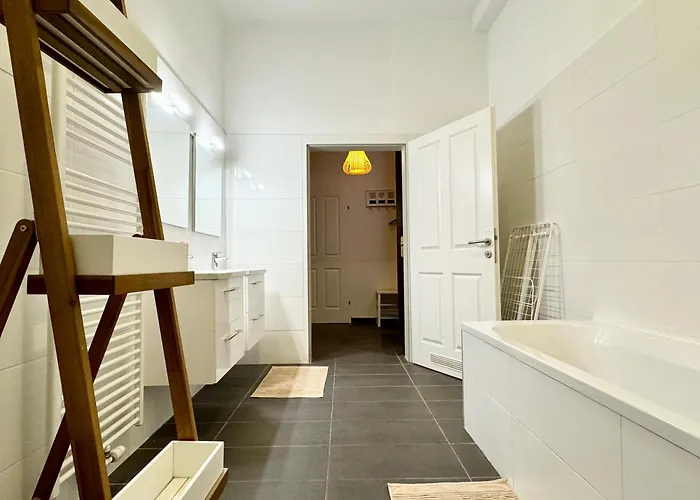 Appartement Premium Located At The Famous Kutschkermarkt Wenen